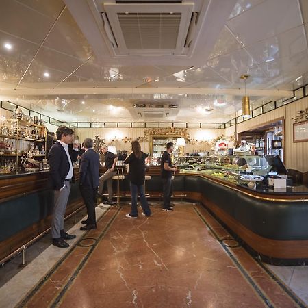 Le Stanze Di Piazza Dei Martiri Bed & Breakfast เนเปิลส์ ภายนอก รูปภาพ