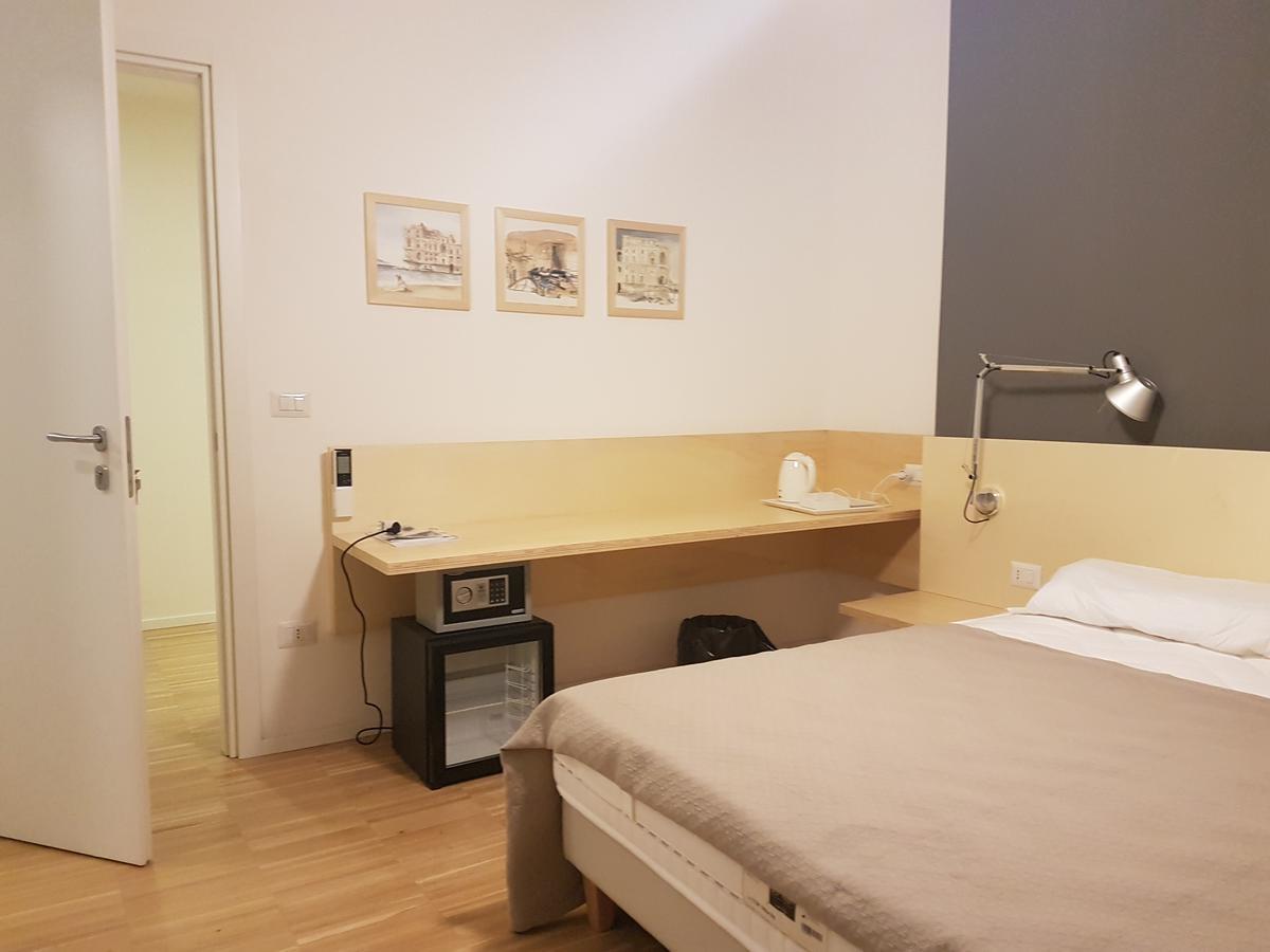 Le Stanze Di Piazza Dei Martiri Bed & Breakfast เนเปิลส์ ภายนอก รูปภาพ