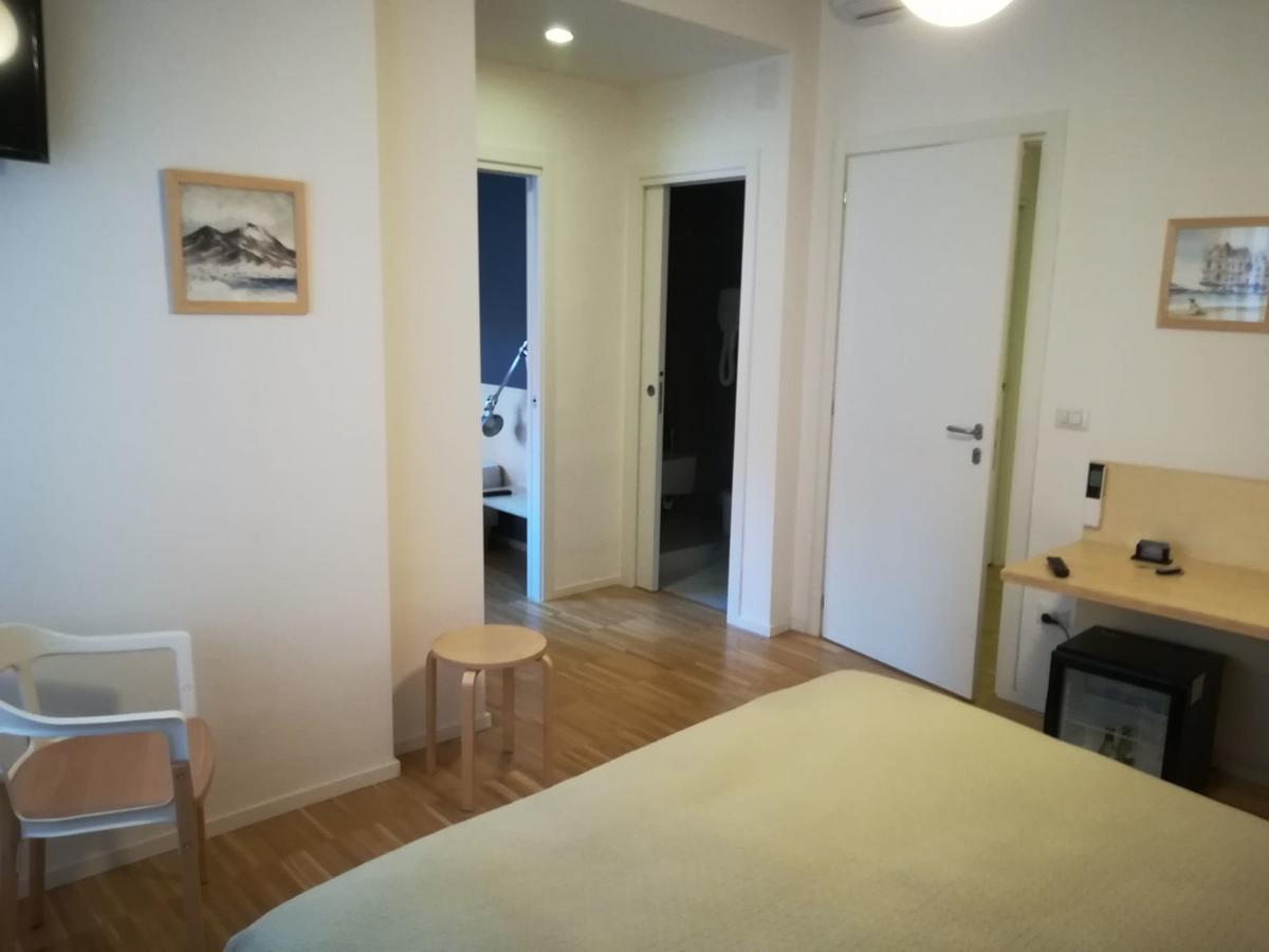 Le Stanze Di Piazza Dei Martiri Bed & Breakfast เนเปิลส์ ภายนอก รูปภาพ