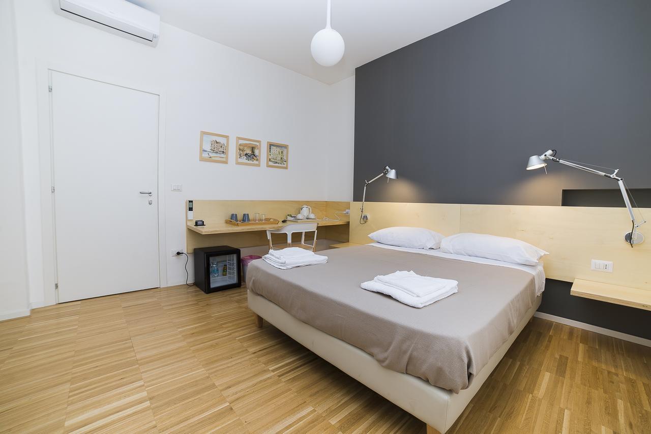Le Stanze Di Piazza Dei Martiri Bed & Breakfast เนเปิลส์ ภายนอก รูปภาพ