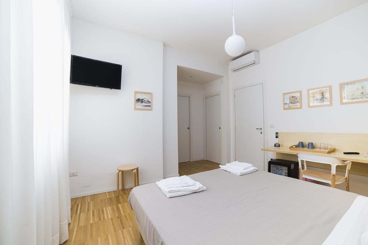Le Stanze Di Piazza Dei Martiri Bed & Breakfast เนเปิลส์ ภายนอก รูปภาพ
