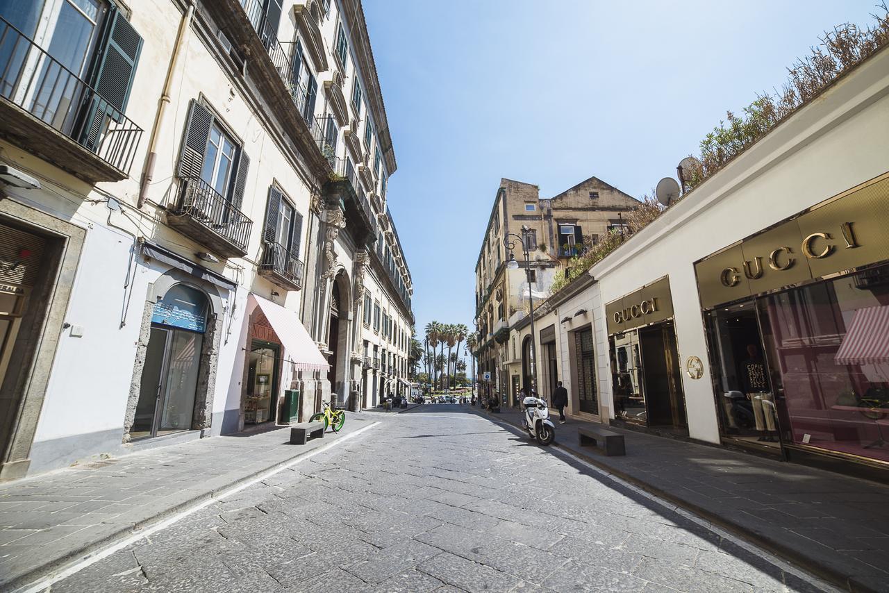 Le Stanze Di Piazza Dei Martiri Bed & Breakfast เนเปิลส์ ภายนอก รูปภาพ