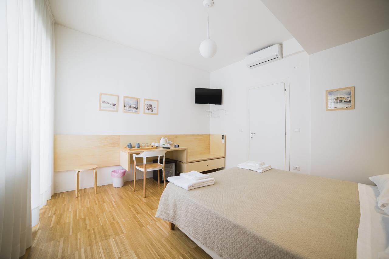 Le Stanze Di Piazza Dei Martiri Bed & Breakfast เนเปิลส์ ภายนอก รูปภาพ