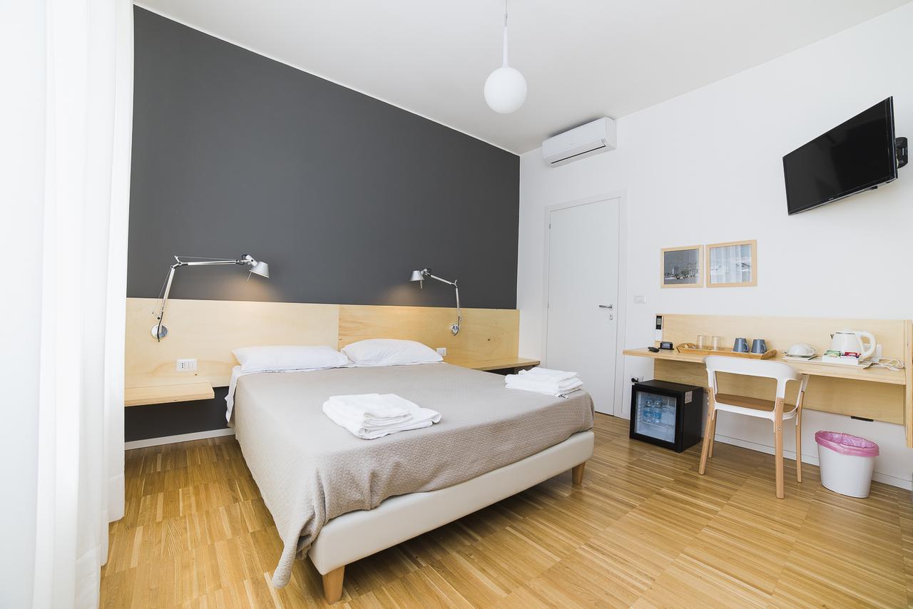 Le Stanze Di Piazza Dei Martiri Bed & Breakfast เนเปิลส์ ภายนอก รูปภาพ