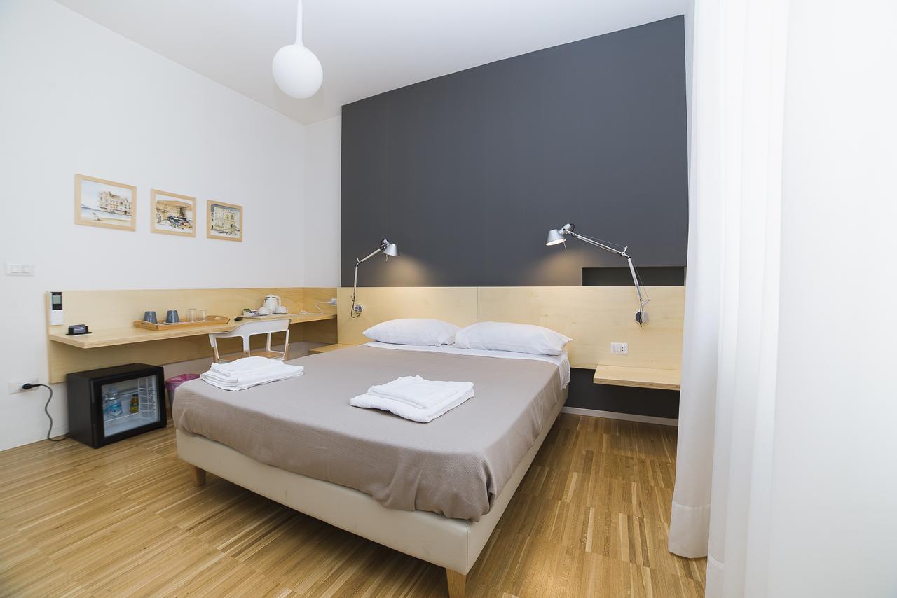 Le Stanze Di Piazza Dei Martiri Bed & Breakfast เนเปิลส์ ภายนอก รูปภาพ