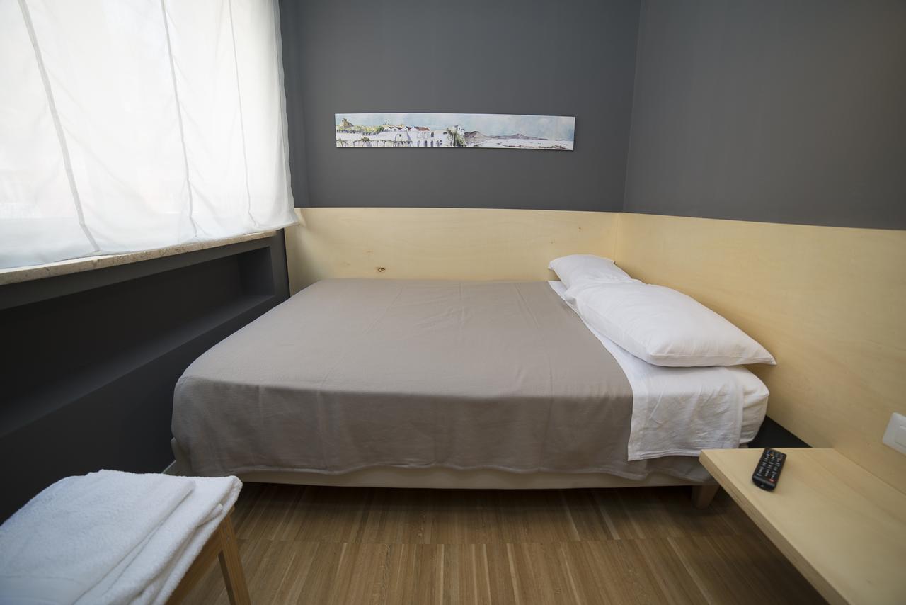 Le Stanze Di Piazza Dei Martiri Bed & Breakfast เนเปิลส์ ภายนอก รูปภาพ