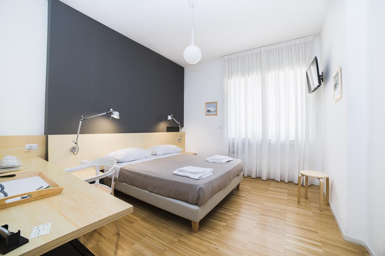 Le Stanze Di Piazza Dei Martiri Bed & Breakfast เนเปิลส์ ภายนอก รูปภาพ